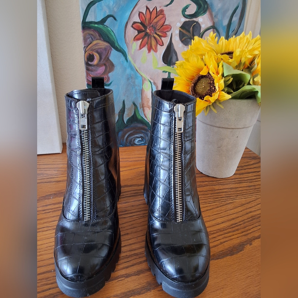 BP "Marley" Black Crocodile Embossed Faux Leather Ankle Boots - Size 9.5M